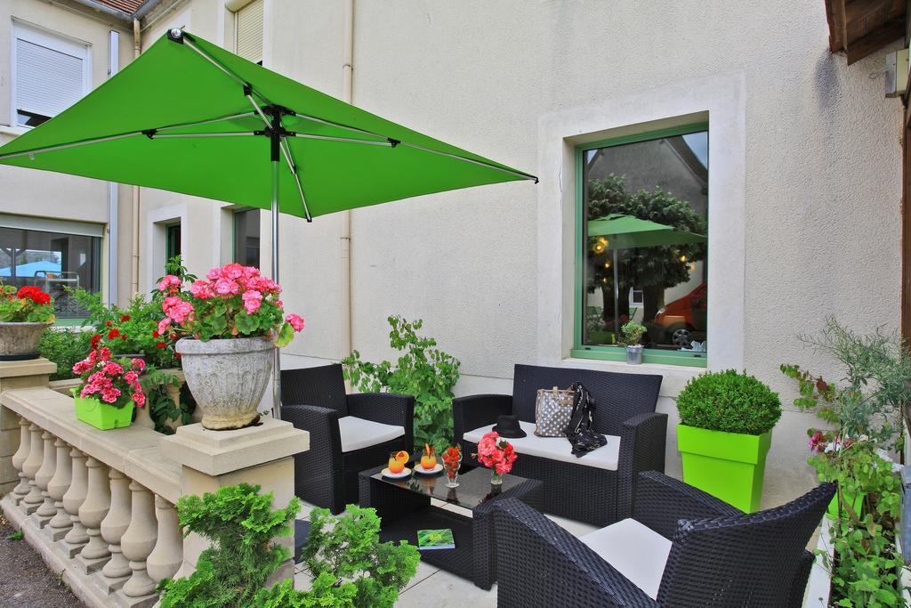 Logis Hotel-Restaurant Les Voyageurs La Coquille Exterior foto